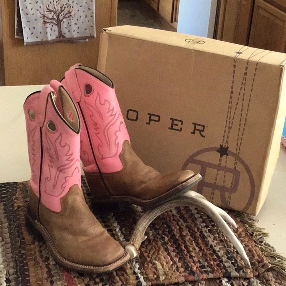Girls Like new Roper boots.